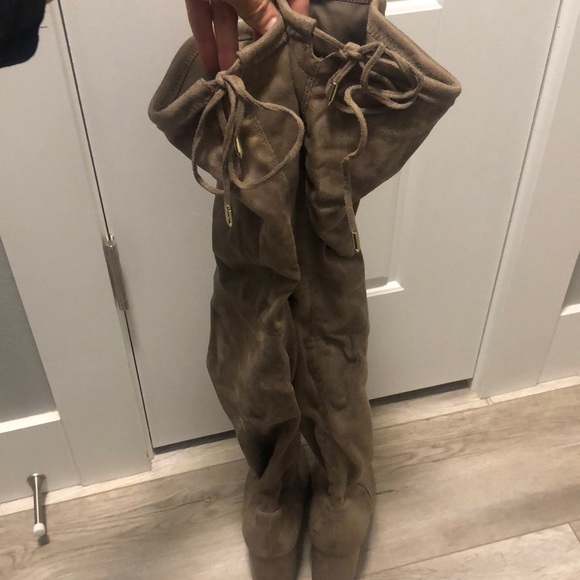 Thigh high boots - Picture 3 of 5